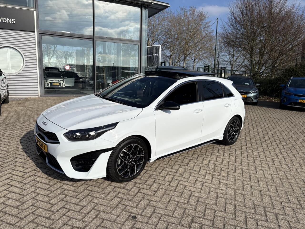 KIA CEE D Ceed 1.0 T-GDi GT-Line + AFNEEMBARE TREKHAAK