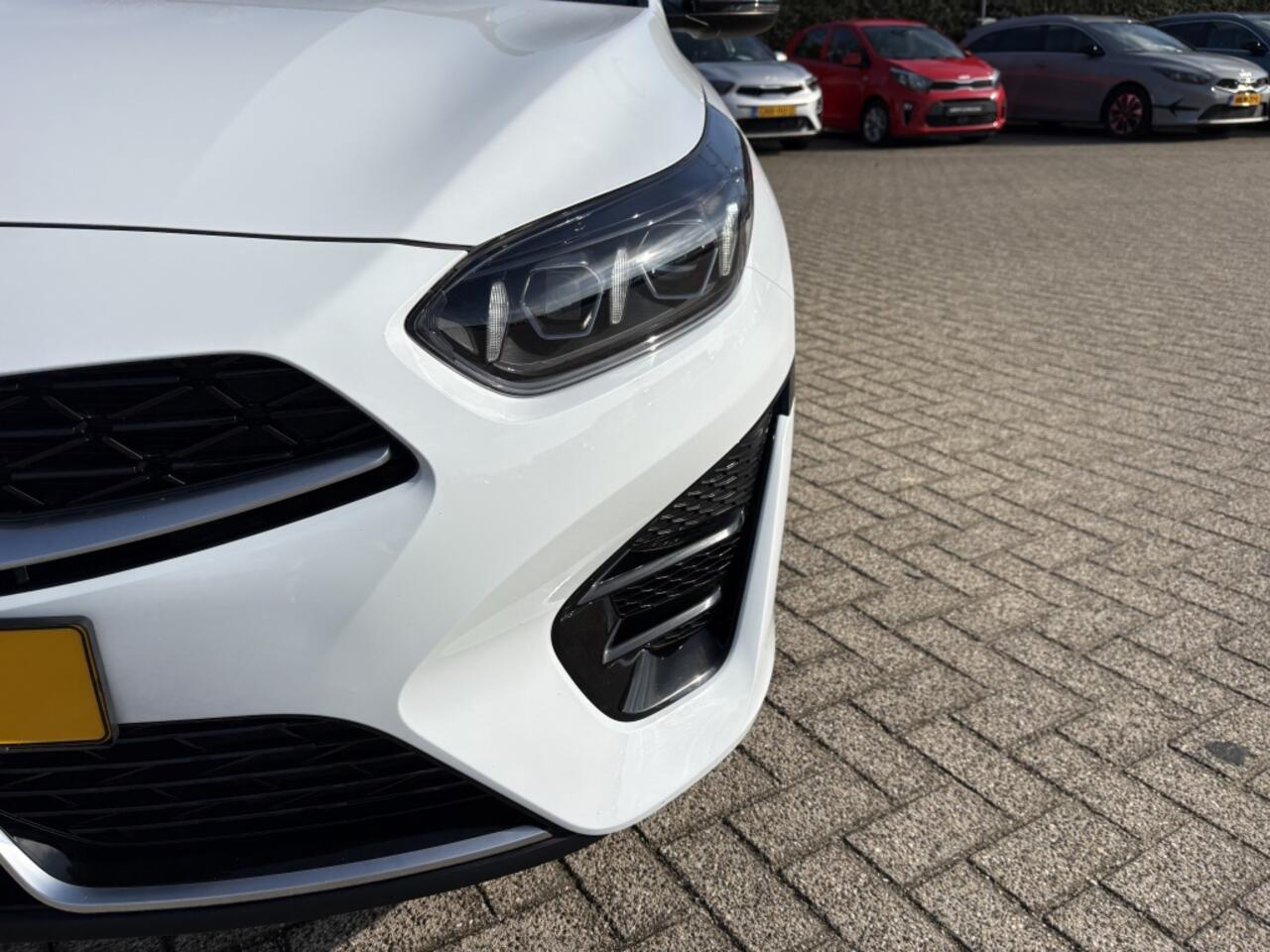 KIA CEE D Ceed 1.0 T-GDi GT-Line + AFNEEMBARE TREKHAAK