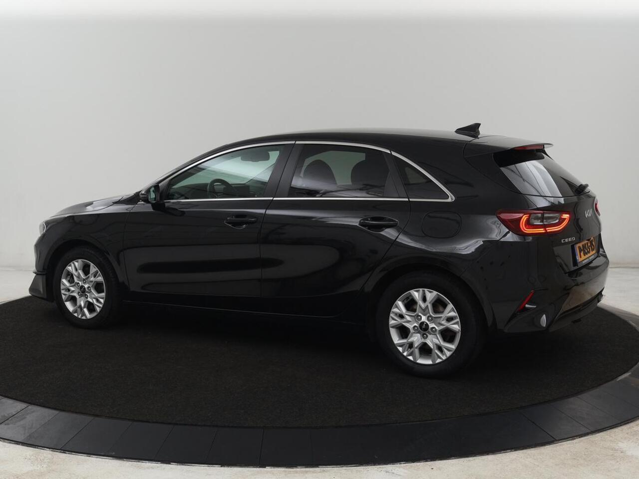 KIA CEE D Ceed 1.0 T-GDi DynamicPlusLine | Stoel & stuurverwarming | Trekhaak | Adaptive cruise | Camera | Carplay | Half leder | Keyless | Full LED | Navigatie