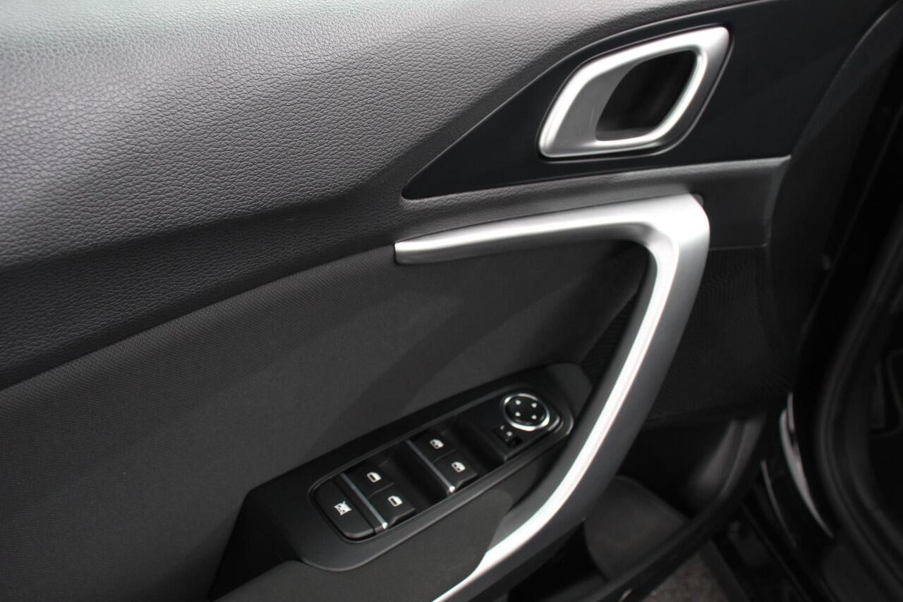 KIA CEE D Ceed 1.0 T-GDi Comfort | Navigatie | Apple Carplay/ Android Auto | Airco | Dab | Camera | Lichtmetalen Velgen