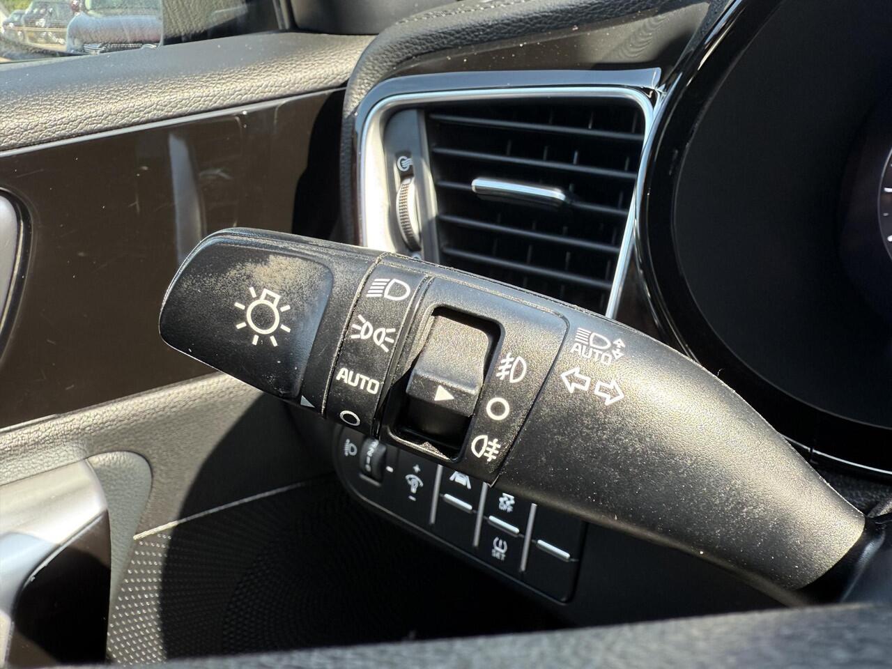 KIA CEE D Ceed 1.5 T-GDi GT-Line | ACHTERUITRIJCAMERA | NAVIGATIE SYSTEEM | CLIMATE CONTROL | AFNEEMBARE TREKHAAK |