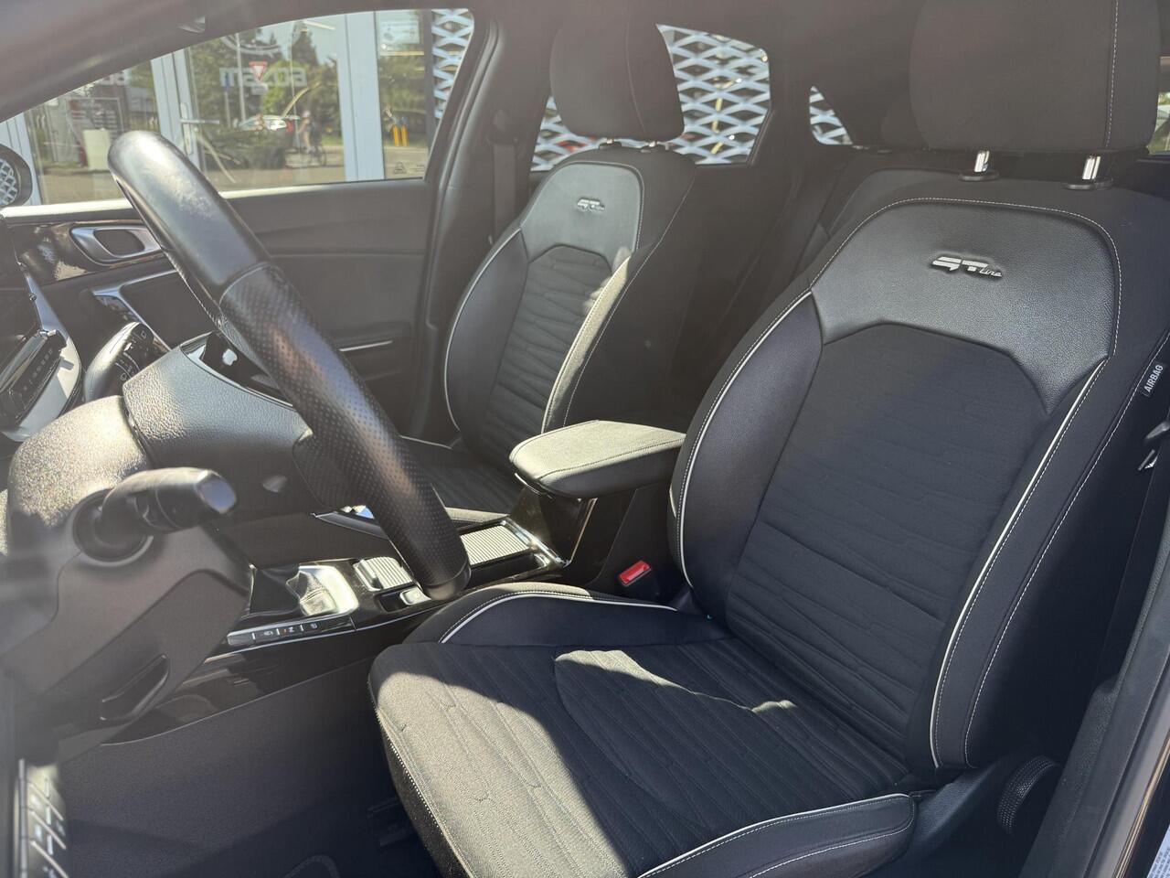 KIA CEE D Ceed 1.5 T-GDi GT-Line | ACHTERUITRIJCAMERA | NAVIGATIE SYSTEEM | CLIMATE CONTROL | AFNEEMBARE TREKHAAK |