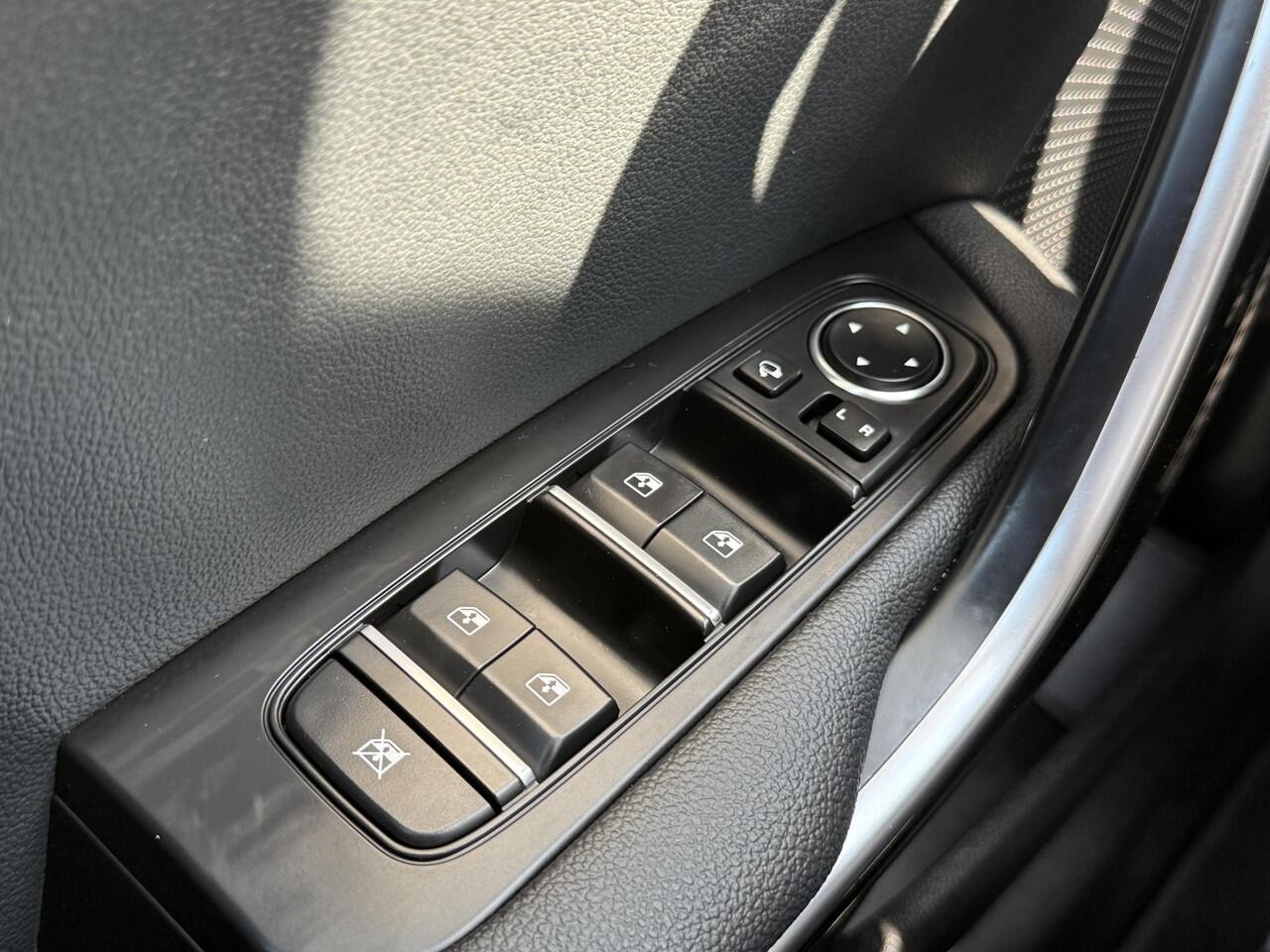 KIA CEE D Ceed 1.5 T-GDi GT-Line | ACHTERUITRIJCAMERA | NAVIGATIE SYSTEEM | CLIMATE CONTROL | AFNEEMBARE TREKHAAK |