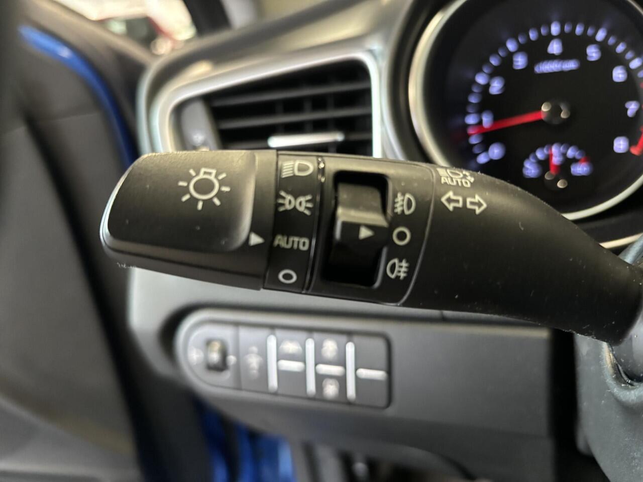 KIA CEE D Ceed Sportswagon 1.5 T-GDi DynamicLine Trekhaak | Cruise controle | Climate controle | Achteruitrijcamera | Parkeer sensoren