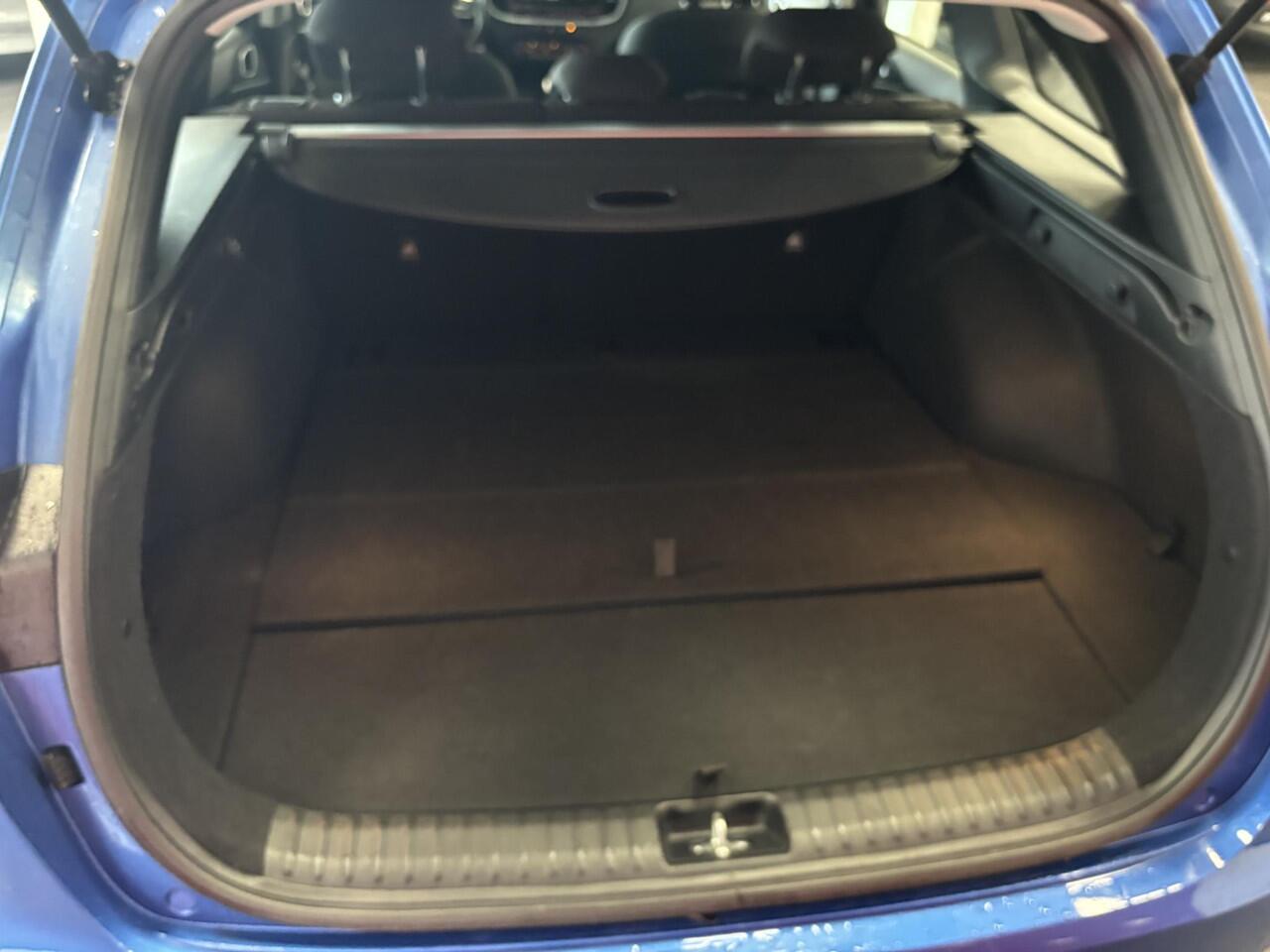 KIA CEE D Ceed Sportswagon 1.5 T-GDi DynamicLine Trekhaak | Cruise controle | Climate controle | Achteruitrijcamera | Parkeer sensoren