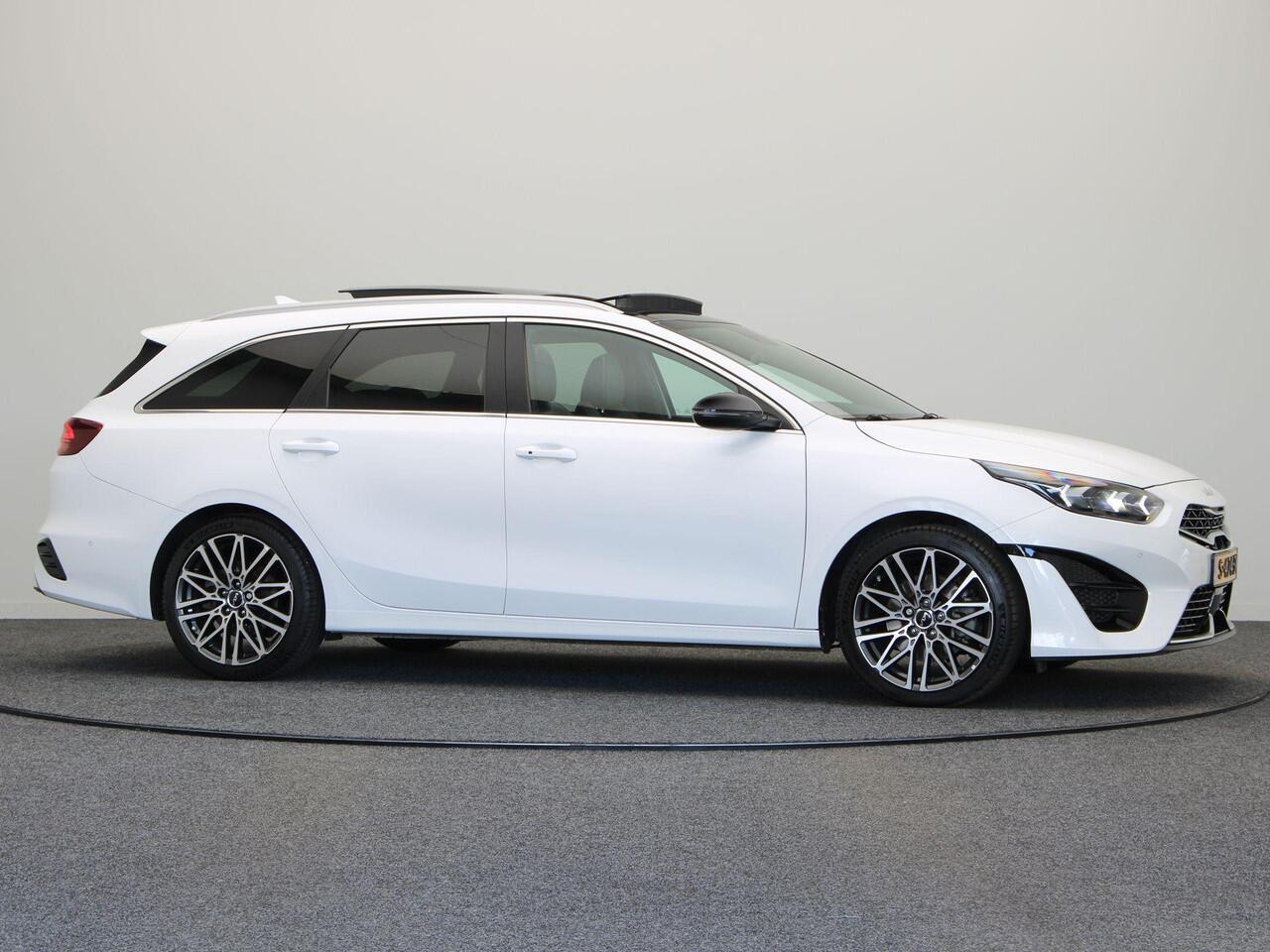 KIA CEE D Ceed Sportswagon 1.5 T-GDi GT-PlusLine | Panoramadak | Stoel en Stuurverwarming | JBL Audio |