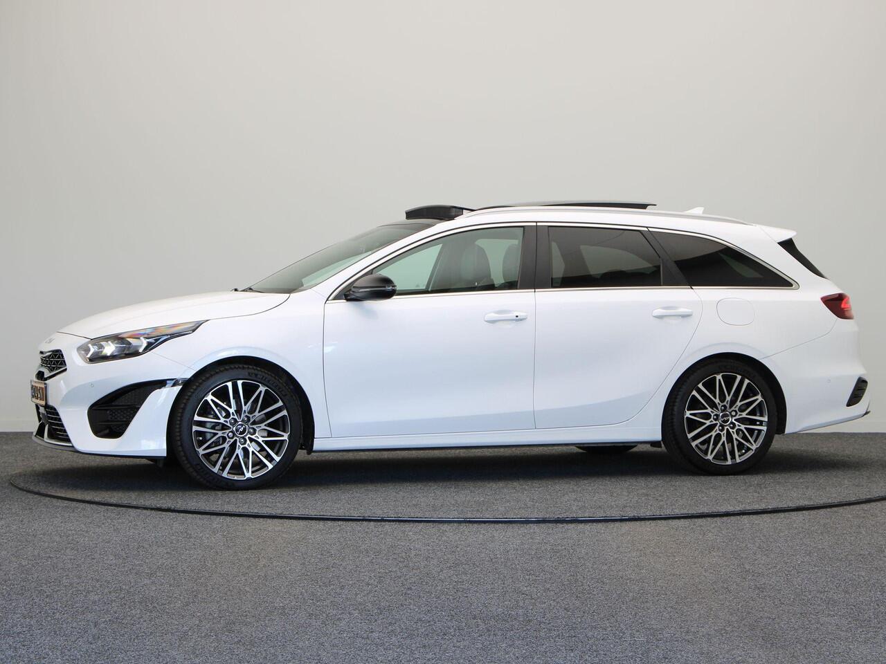 KIA CEE D Ceed Sportswagon 1.5 T-GDi GT-PlusLine | Panoramadak | Stoel en Stuurverwarming | JBL Audio |