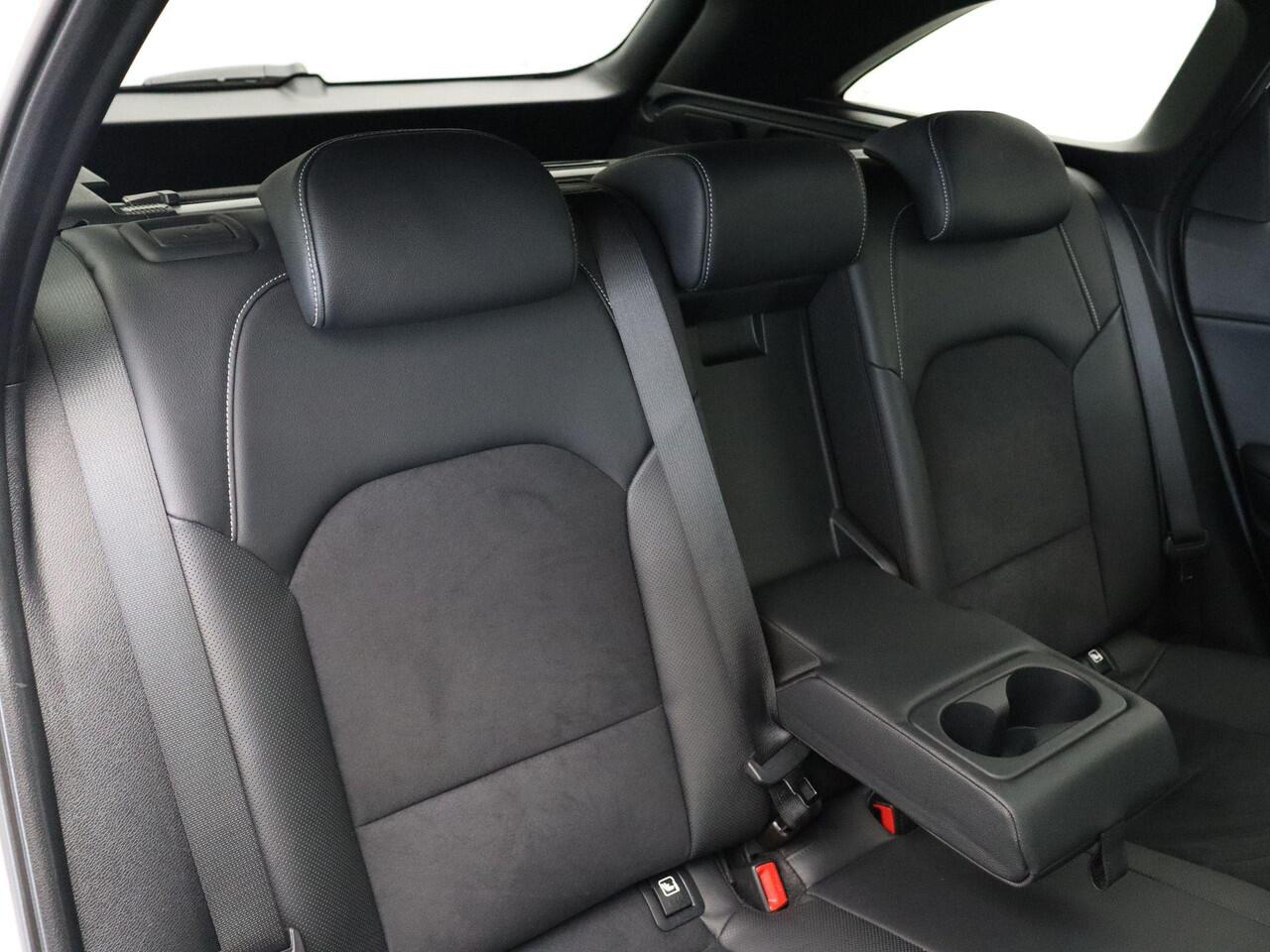 KIA CEE D Ceed Sportswagon 1.5 T-GDi GT-PlusLine | Panoramadak | Stoel en Stuurverwarming | JBL Audio |