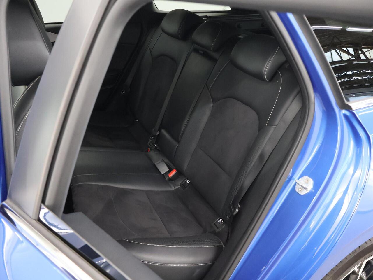 KIA CEE D Ceed Sportswagon 1.5 T-GDi GT-Line | Panoramadak | Matrix LED Koplampen | Stoel/Stuurverwarming | Keyless Go | Elektrisch bedienbare achterklep