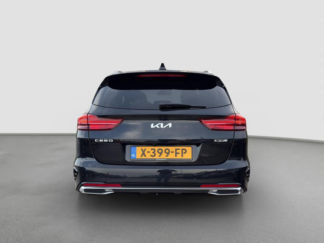 KIA CEE D Ceed Sportswagon 1.5 T-GDi GT-PlusLine Automaat | Panoramadak | Leder/Alcantara | Camera | Navi | Stuur-/Stoelverwarming | 18" Velgen | Clima | Key-Less | PDC | Cruise | LED |