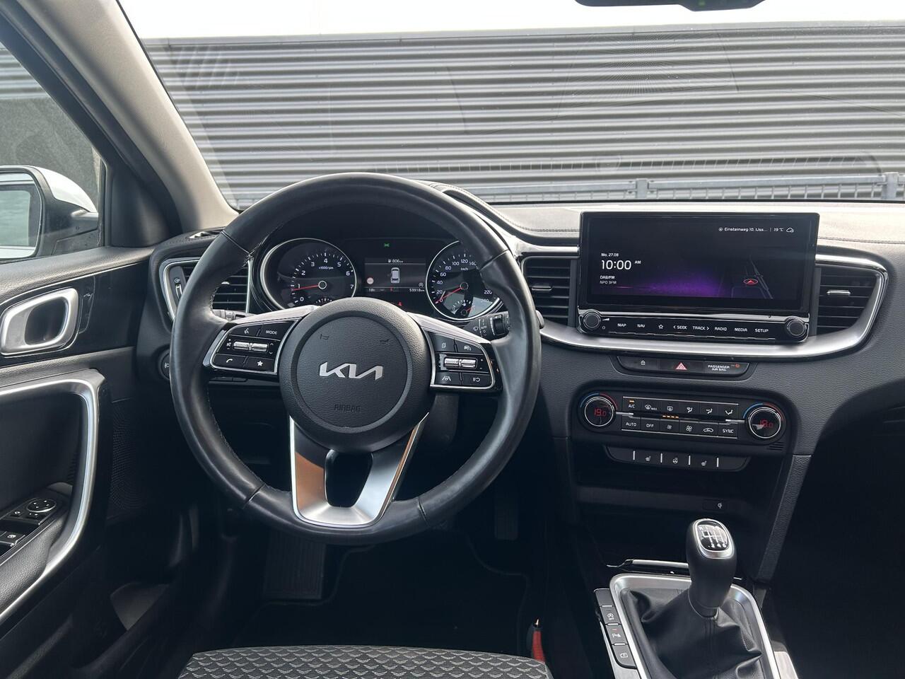 KIA CEE D Ceed Sportswagon 1.5 T-GDi DynamicPlusLine 6-Versn. Trekhaak / Achteruitrijcamera / Keyless / Stoel- stuurverwarming / Parkeersensoren / Navigatie / Apple CarPlay/Android Auto