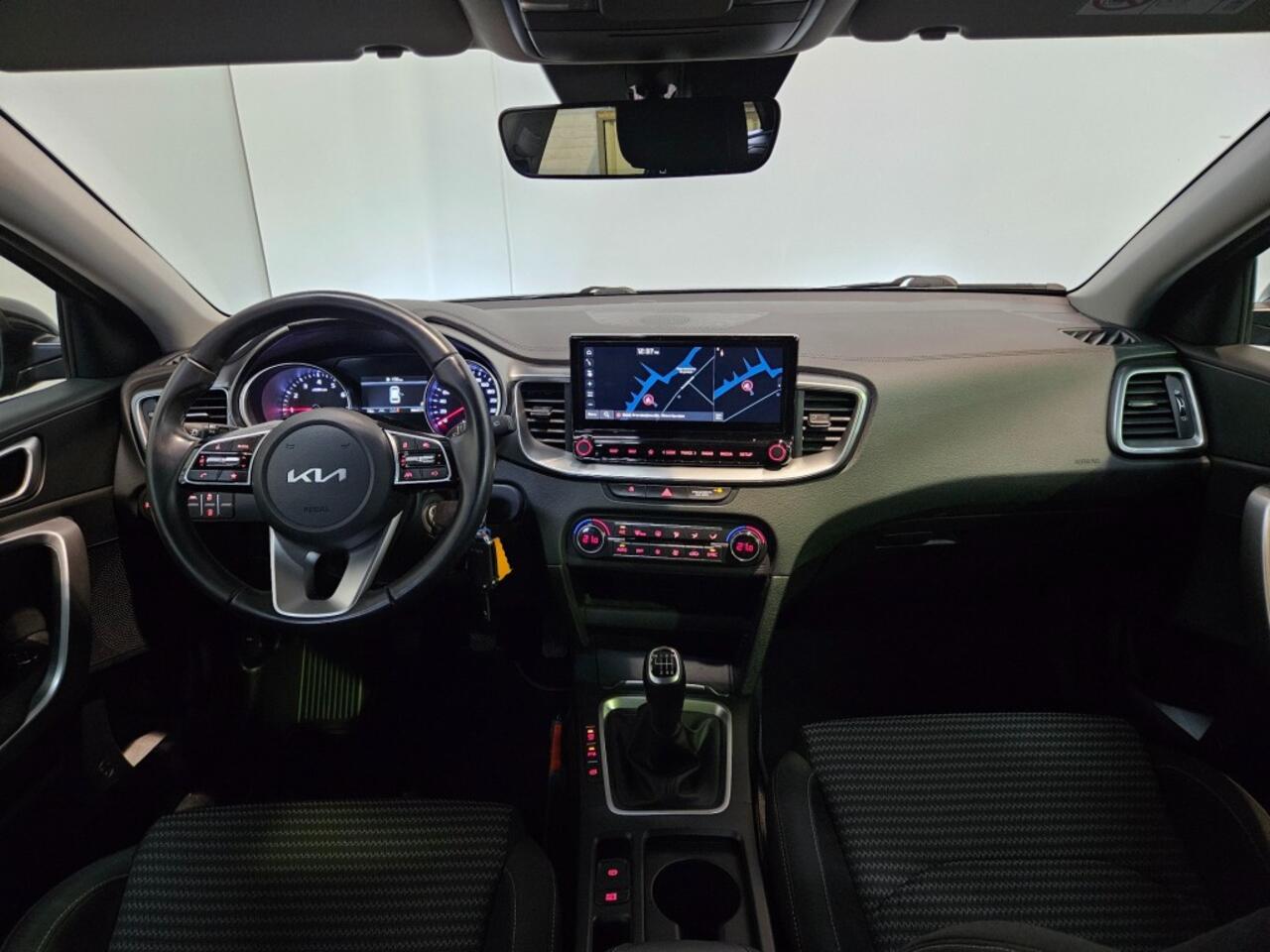 KIA CEE D 1.0 T-GDi DynamicLine / Camera / Navi / NL Auto