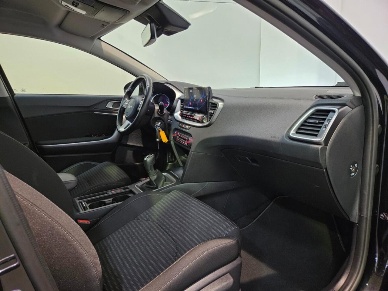 KIA CEE D 1.0 T-GDi DynamicLine / Camera / Navi / NL Auto