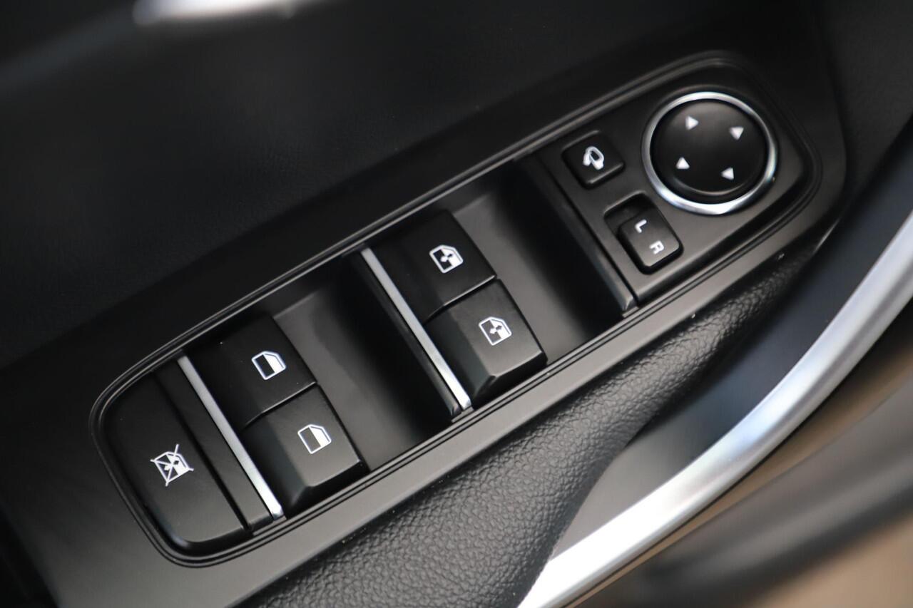 KIA CEE D Ceed Sportswagon 1.6 GDI PHEV DynamicPlusLine 18 inch LMV Navigatie Carplay Android Achteruitrijcamera Stuur & Stoelverwarming