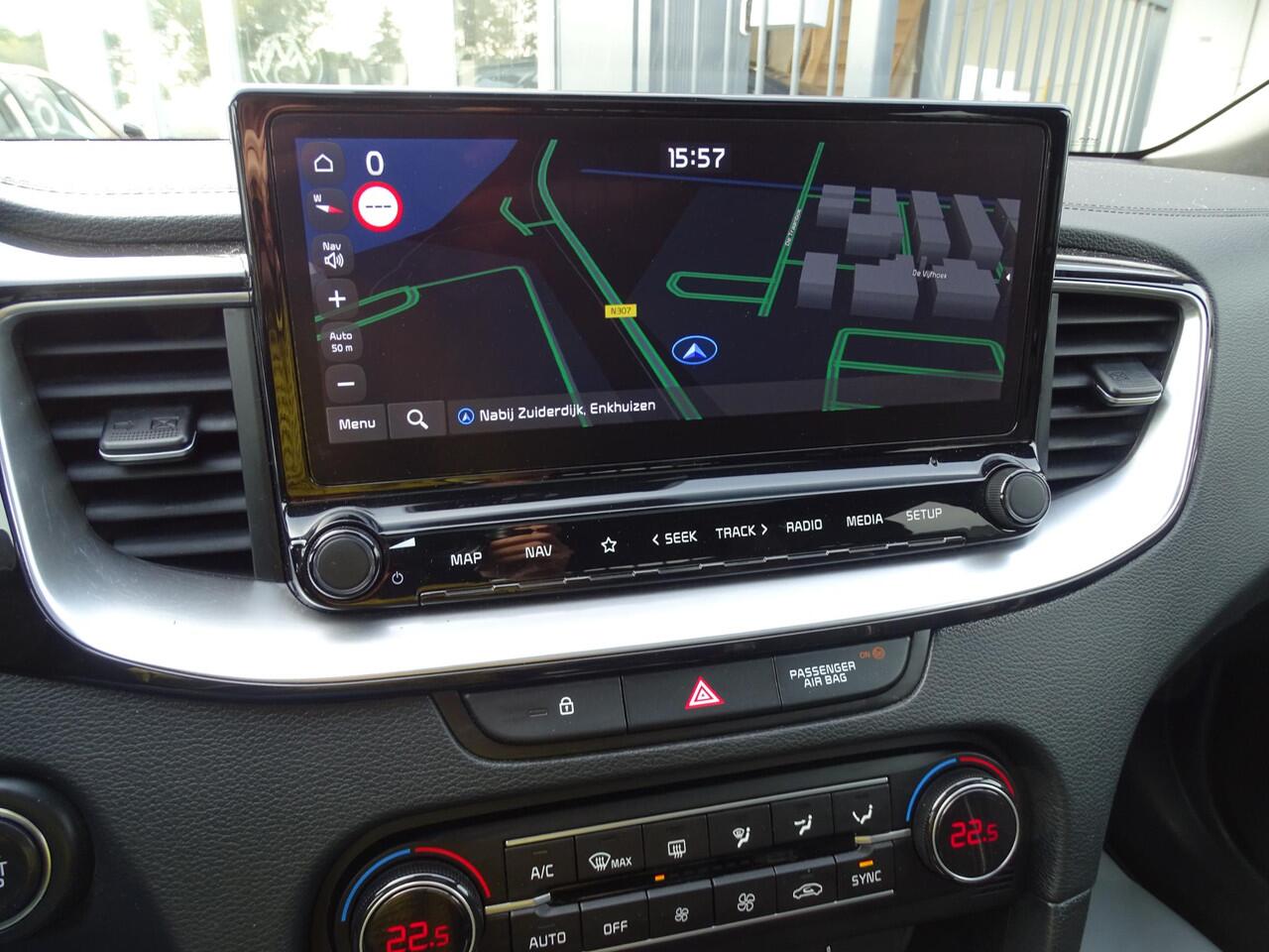 KIA CEE D Ceed Sportswagon 1.5 T-GDi GT-Line AUTOMAAT| PANORAMADAK| NAVIGATIE| CAMERA| DODE-HOEK DETECTIE| AIRCO/ECC| CRUISECONTROL| PARKEERSENSOREN