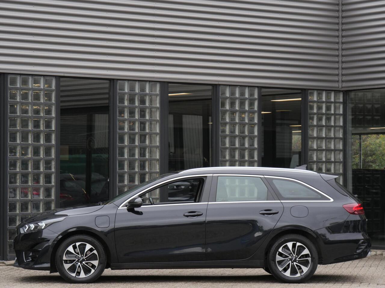 KIA CEE D Ceed Sportswagon PHEV DYNAMICLINE/ WINTER PAKKET/ CAMERA/ CARPLAY