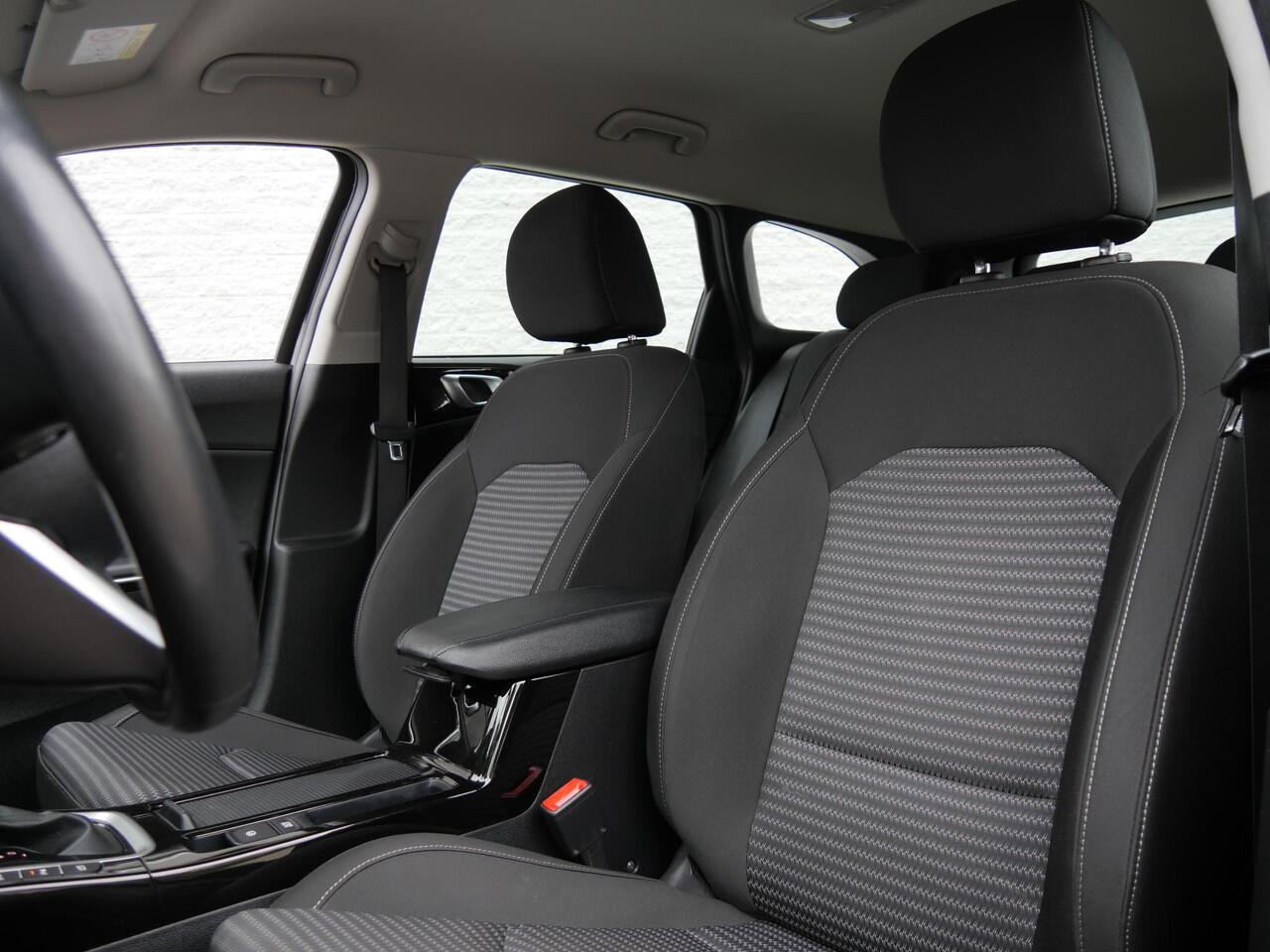 KIA CEE D Ceed Sportswagon PHEV DYNAMICLINE/ WINTER PAKKET/ CAMERA/ CARPLAY