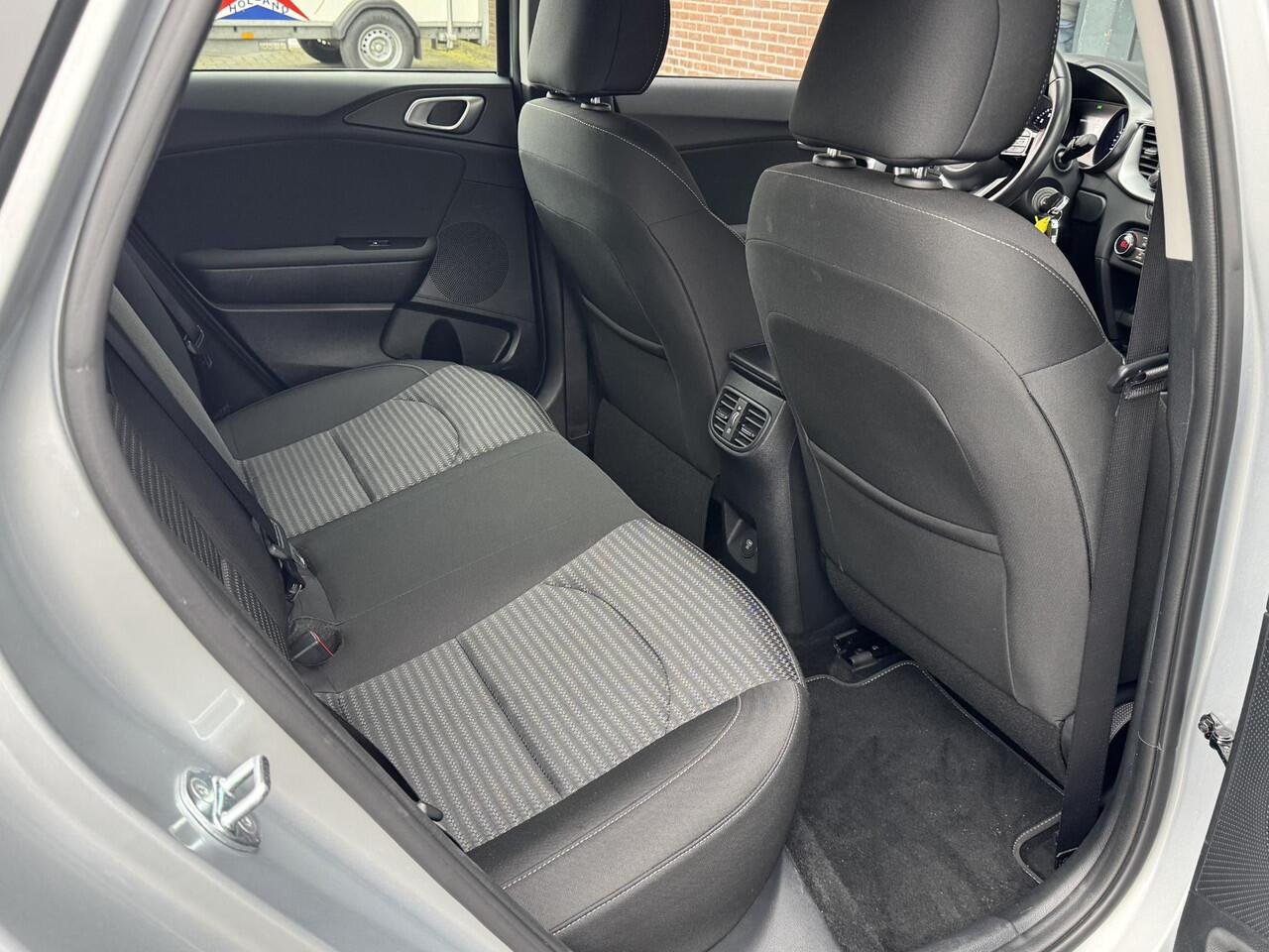 KIA CEE D CEED 1.0 T-GDI DYNAMICLINE I P-CAMERA I ADAPT. CRUISE CONTROL I APPLE CARPLAY I NAVIGATIE