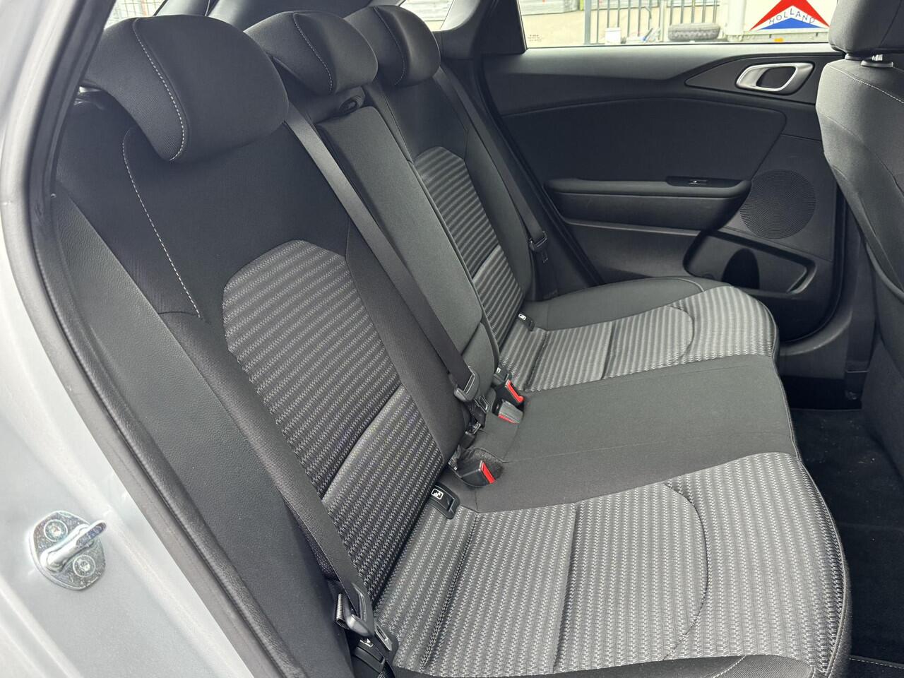 KIA CEE D CEED 1.0 T-GDI DYNAMICLINE I P-CAMERA I ADAPT. CRUISE CONTROL I APPLE CARPLAY I NAVIGATIE