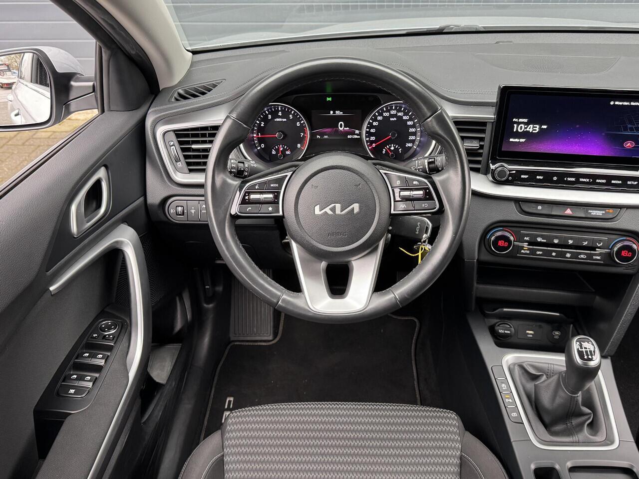 KIA CEE D CEED 1.0 T-GDI DYNAMICLINE I P-CAMERA I ADAPT. CRUISE CONTROL I APPLE CARPLAY I NAVIGATIE