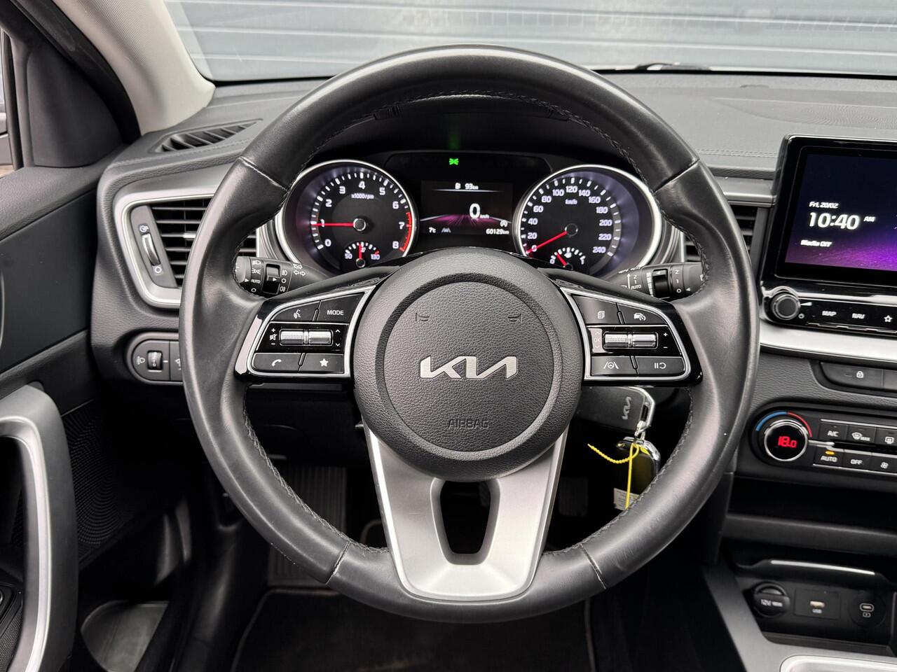 KIA CEE D CEED 1.0 T-GDI DYNAMICLINE I P-CAMERA I ADAPT. CRUISE CONTROL I APPLE CARPLAY I NAVIGATIE