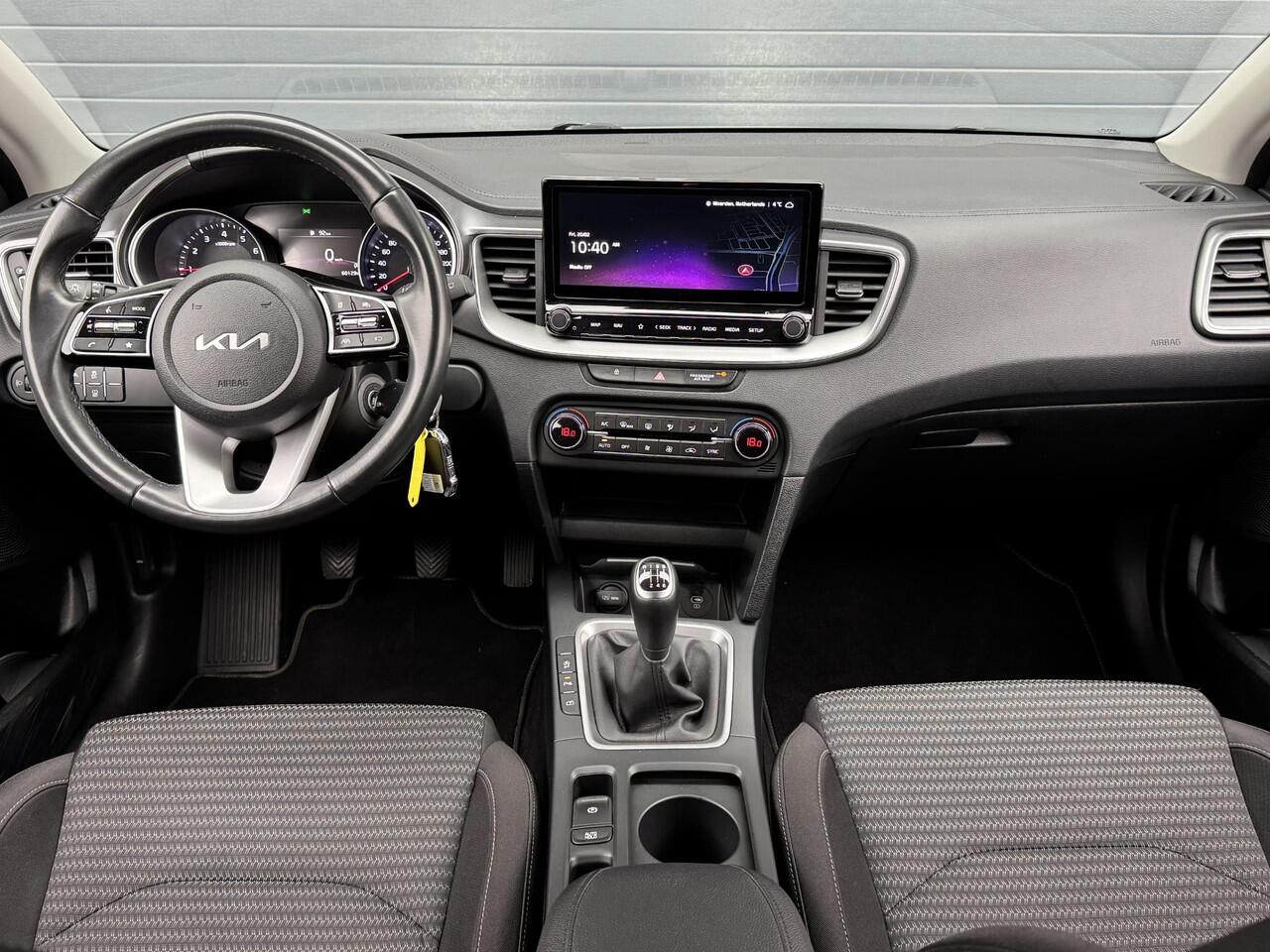KIA CEE D CEED 1.0 T-GDI DYNAMICLINE I P-CAMERA I ADAPT. CRUISE CONTROL I APPLE CARPLAY I NAVIGATIE