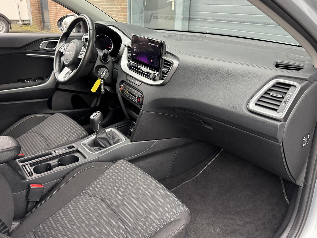 KIA CEE D CEED 1.0 T-GDI DYNAMICLINE I P-CAMERA I ADAPT. CRUISE CONTROL I APPLE CARPLAY I NAVIGATIE