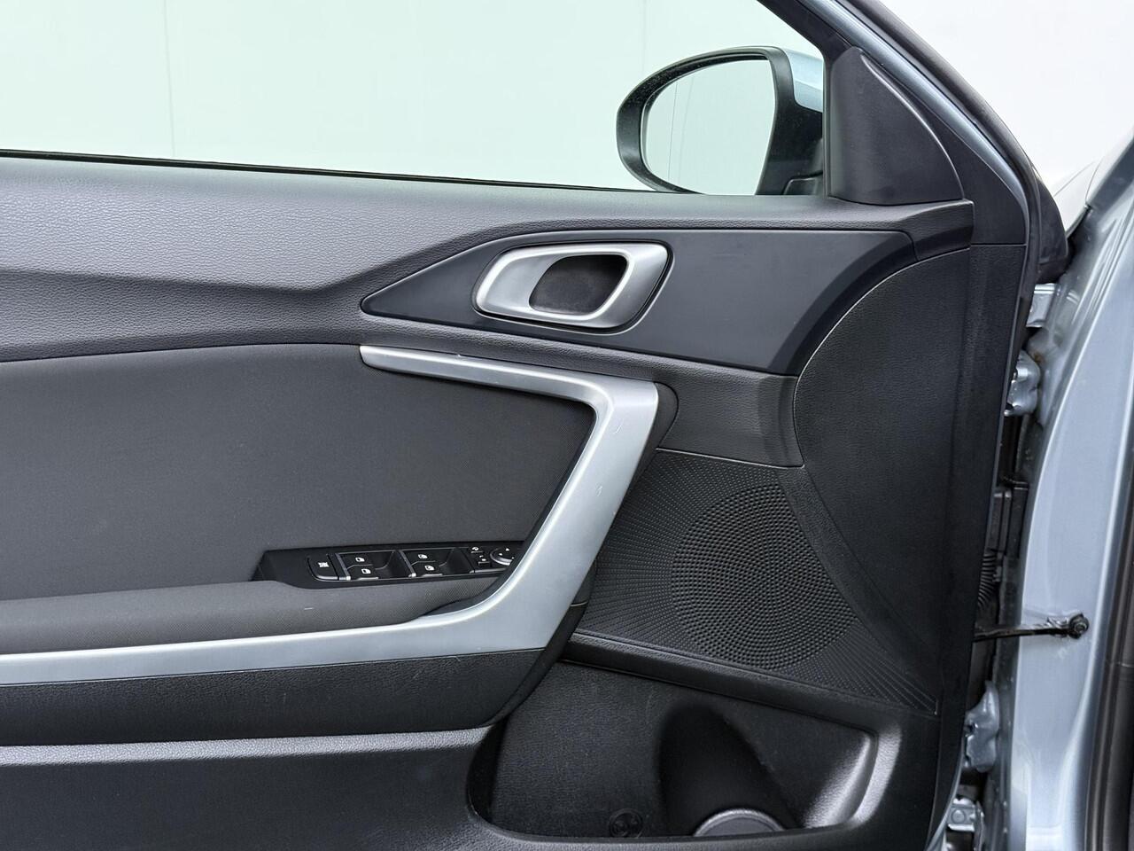 KIA CEE D Ceed Sportswagon 1.0 T-GDi DynamicLine Trekhaak | Camera | Navigatie | Stoelverwarming