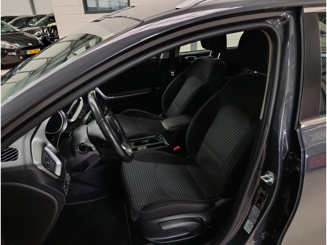 KIA CEE D Ceed Sportswagon 1.0 T-GDi MHEV DynamicLine Airco (automatisch) | Lmv | Pdc | Navi | Cv op afstand