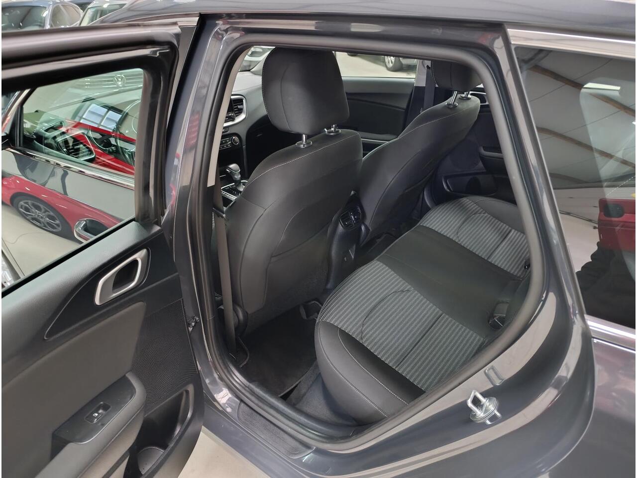 KIA CEE D Ceed Sportswagon 1.0 T-GDi MHEV DynamicLine Airco (automatisch) | Lmv | Pdc | Navi | Cv op afstand