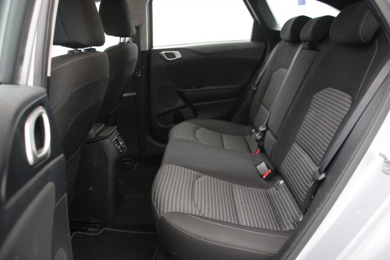 KIA CEE D Sportswagen 1.0 T-GDi MHEV DynamicLine Automaat - Carplay, Navi, Cruise, Clima, Camera