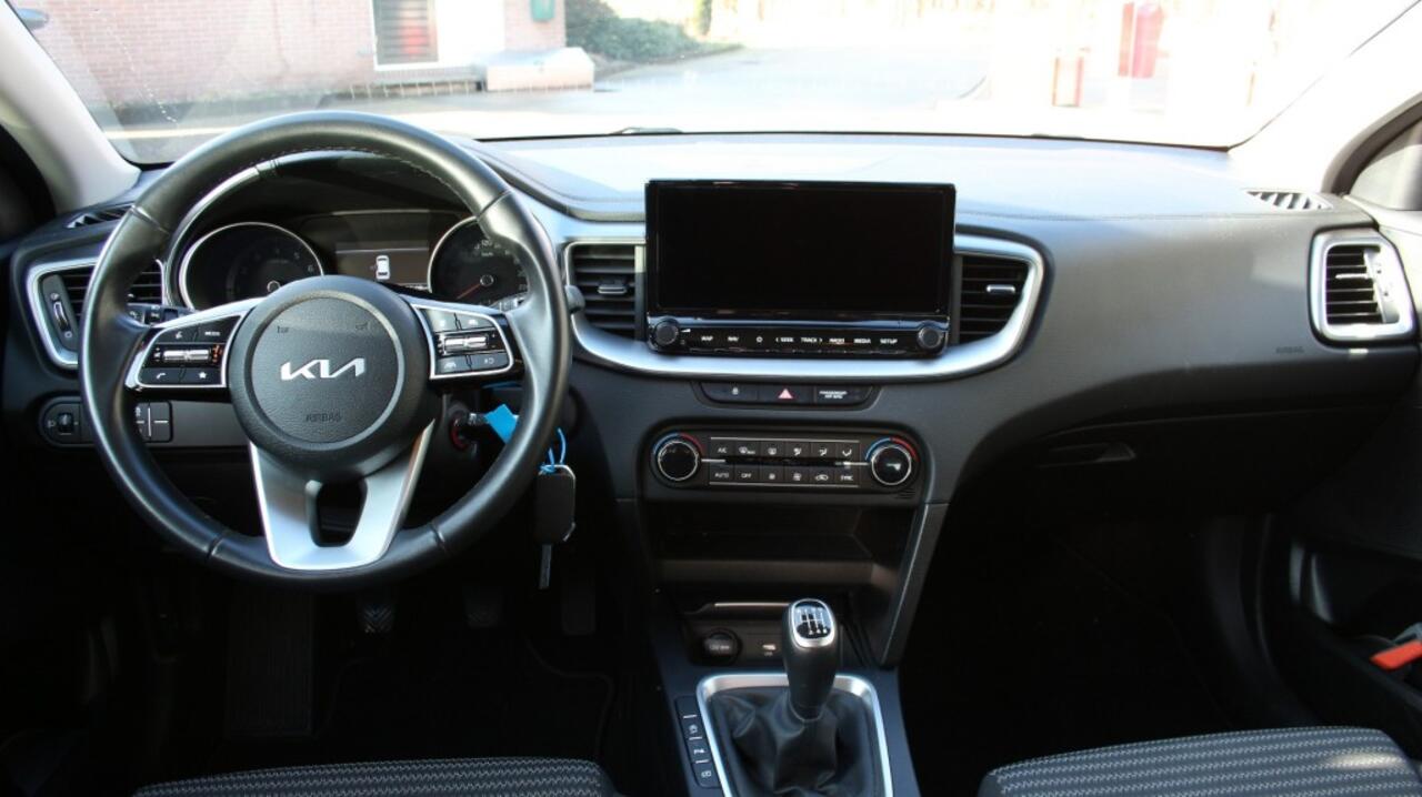 KIA CEE D 1.0 T-GDi DynamicLine, Lichtm, PDC, Camera, Navi, Cruise