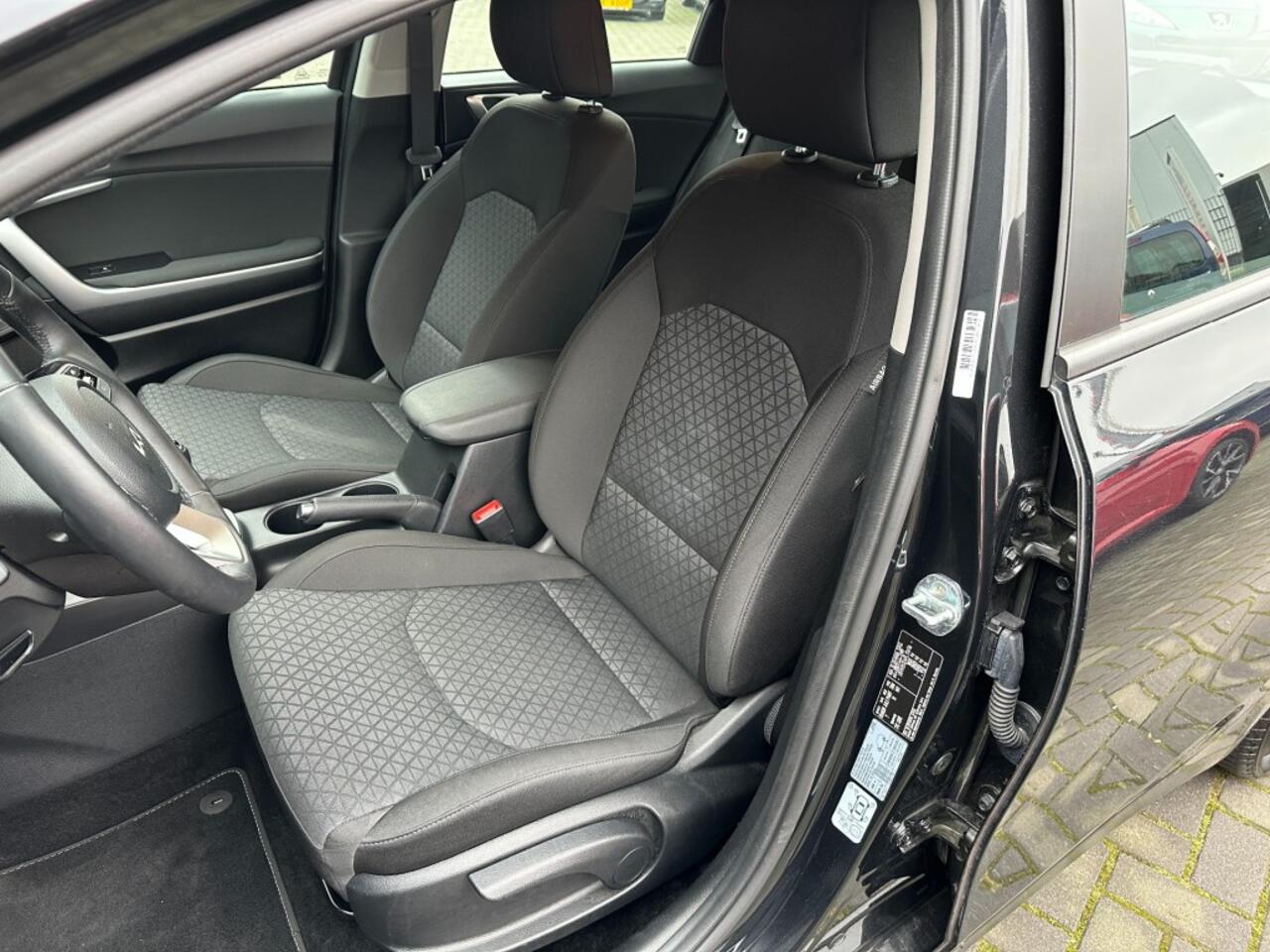 KIA CEE D 1.0T-GDi Comfortline Camera Apple Carplay stoelverw.