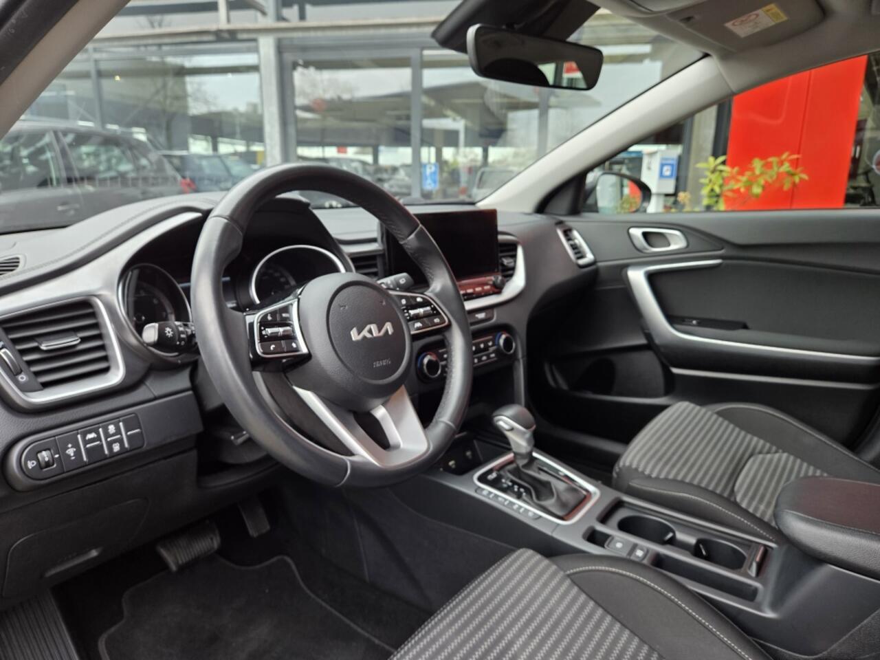 KIA CEE D Ceed Sportswagon 120pk T-GDi MHEV A/T DynamicLine | Navi | Cruise | Climate