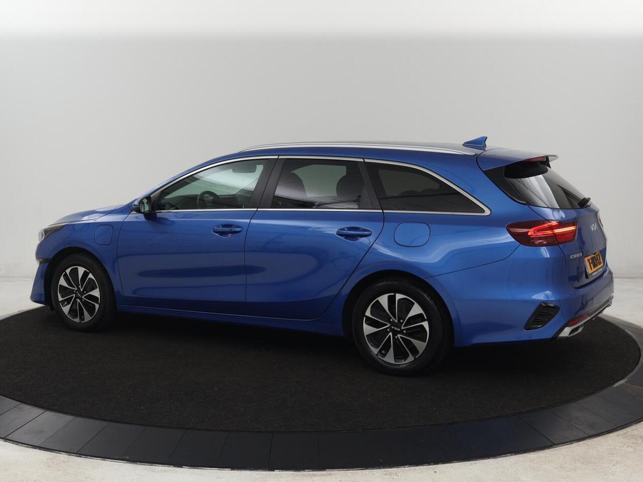 KIA CEE D Ceed 1.6 GDI PHEV DynamicPlusLine | Trekhaak | Stoel & stuurverwarming | Adaptive cruise | Camera | Carplay | Half leder | Keyless | Full LED | Climate control