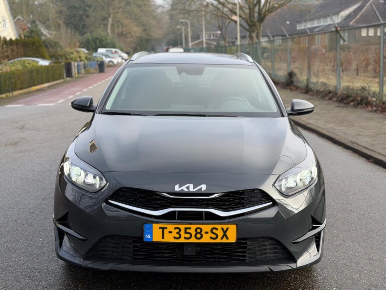 KIA CEE D 1.5 T-GDI MHEV DYN+L - Autm - Incl BTW - 2023 !!!
