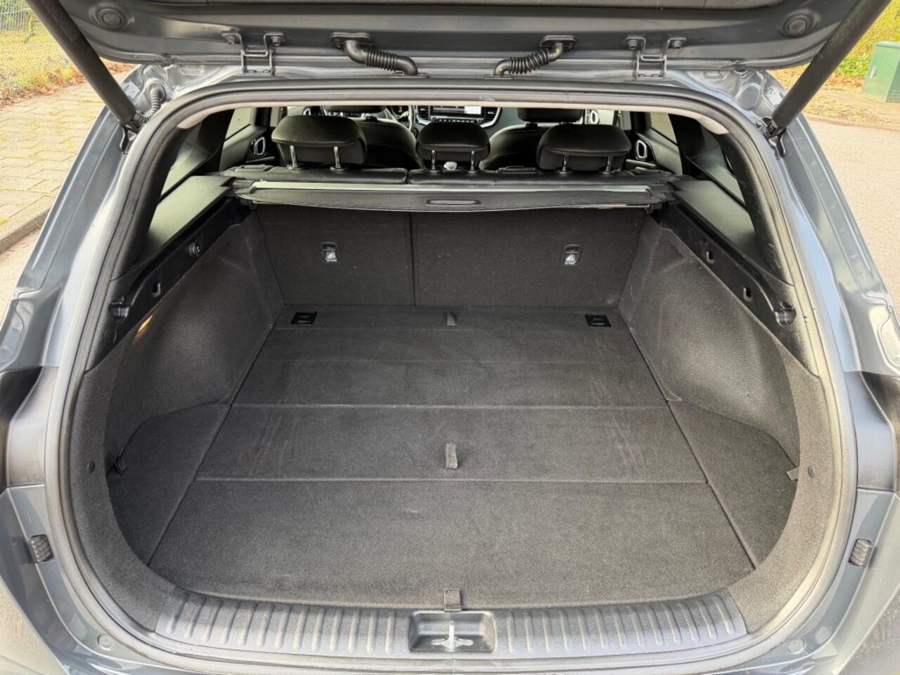 KIA CEE D 1.5 T-GDI MHEV DYN+L - Autm - Incl BTW - 2023 !!!