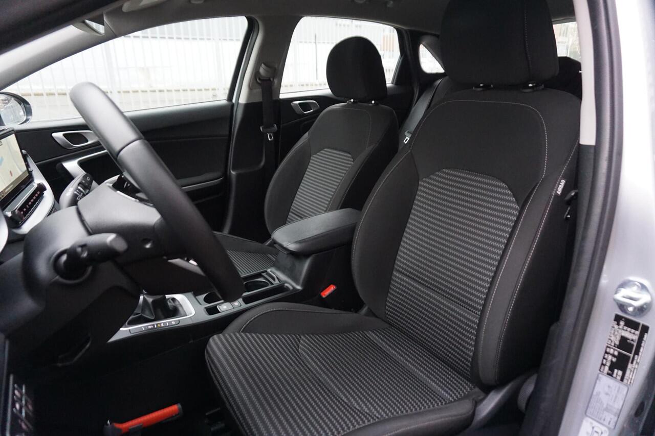 KIA CEE D Ceed 1.0 T-GDi 120PK DynamicLine/NL-Auto/All-Seasonband /1e Eigenaar.