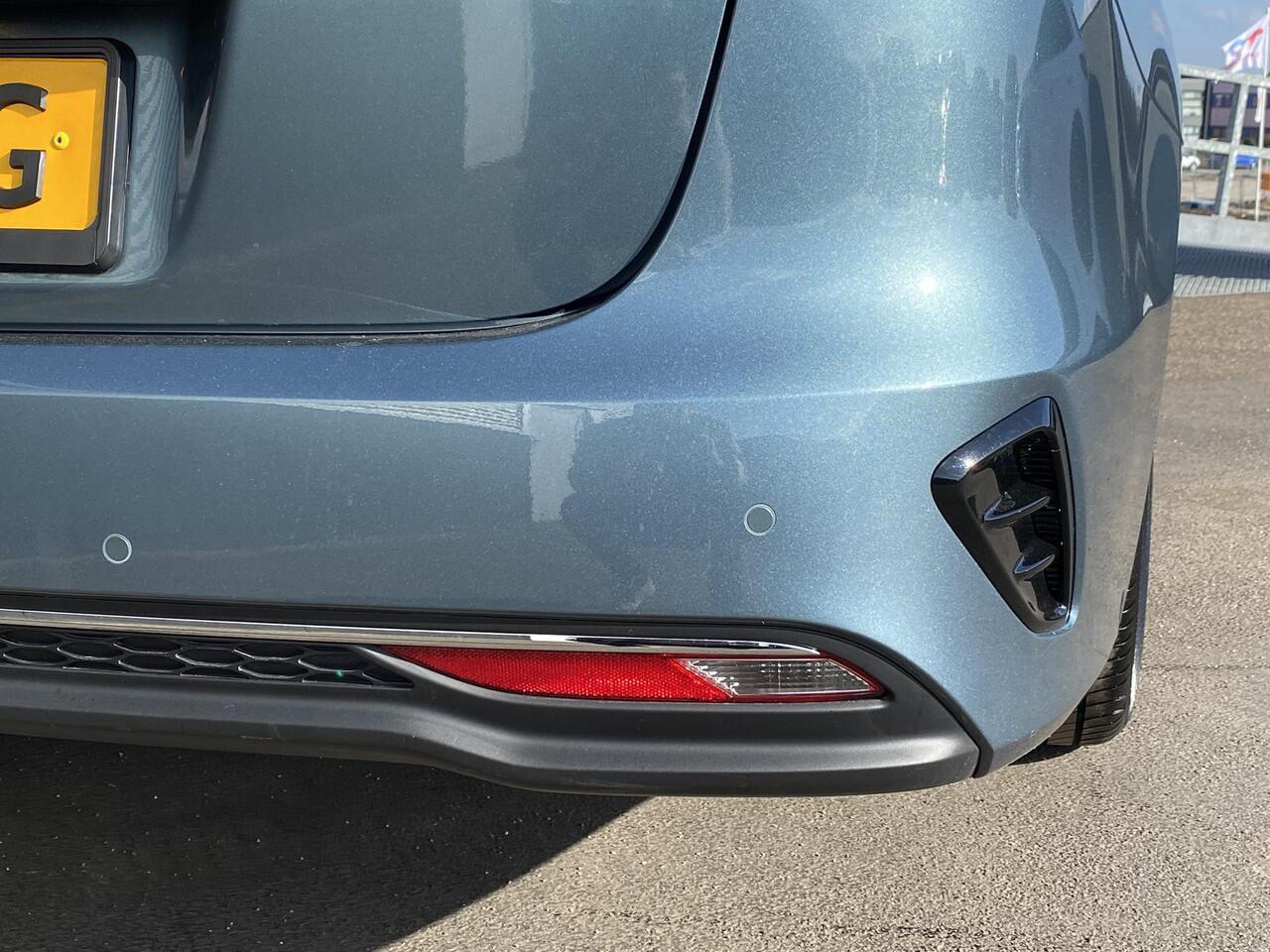 KIA CEE D Ceed Sportswagon 1.0 T-GDi DynamicPlusLine Navigatie, Dodehoek detectie, Stoel- & stuurwielverwarming, Elektr. bedienbare achterklep, Achteruitrijcamera, Parkeersensoren voor + achter, Smart key, BTW-auto