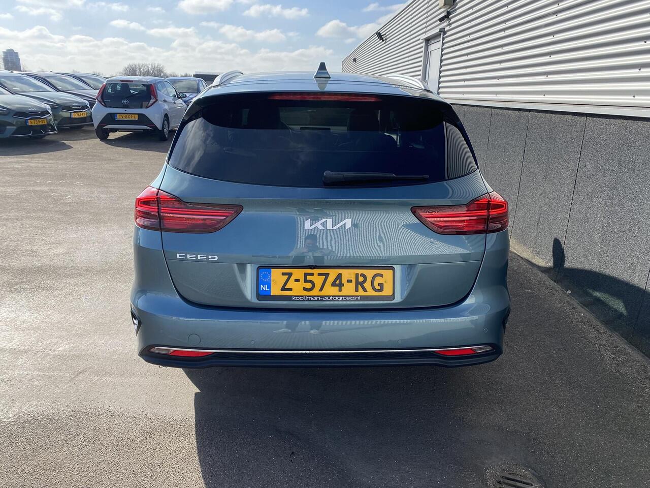 KIA CEE D Ceed Sportswagon 1.0 T-GDi DynamicPlusLine Navigatie, Dodehoek detectie, Stoel- & stuurwielverwarming, Elektr. bedienbare achterklep, Achteruitrijcamera, Parkeersensoren voor + achter, Smart key, BTW-auto