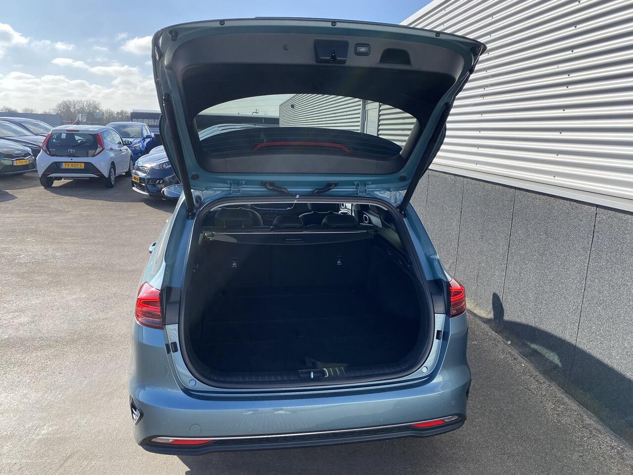 KIA CEE D Ceed Sportswagon 1.0 T-GDi DynamicPlusLine Navigatie, Dodehoek detectie, Stoel- & stuurwielverwarming, Elektr. bedienbare achterklep, Achteruitrijcamera, Parkeersensoren voor + achter, Smart key, BTW-auto