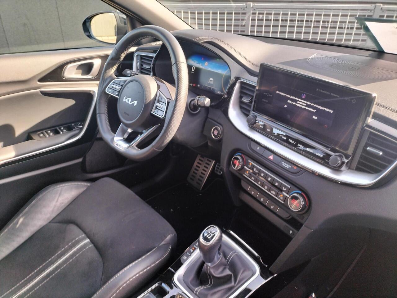 KIA CEE D Ceed Sportswagon 1.5 T-GDi GT-Line Navigatie / Camera / Schuifdak