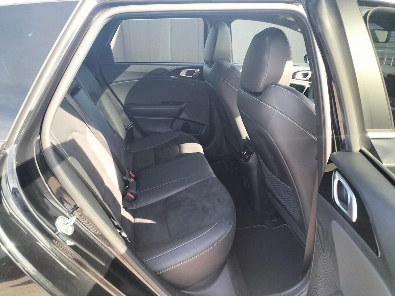 KIA CEE D Ceed Sportswagon 1.5 T-GDi GT-Line Navigatie / Camera / Schuifdak