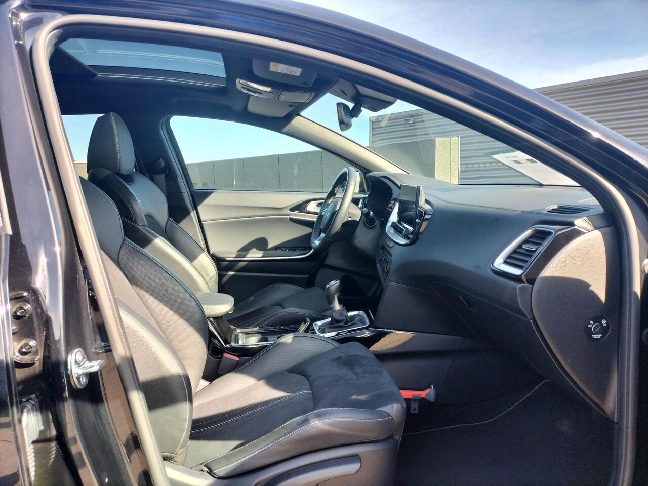 KIA CEE D Ceed Sportswagon 1.5 T-GDi GT-Line Navigatie / Camera / Schuifdak