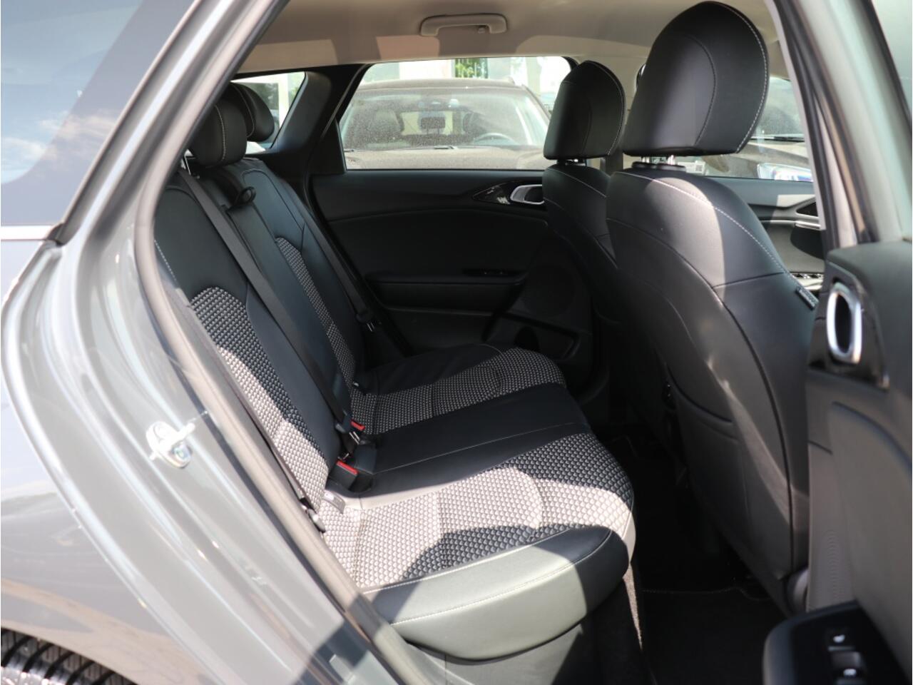 KIA CEE D 1.6 GDI PHEV DynamicPlusLine I Leder I Elek. stoelverstelling