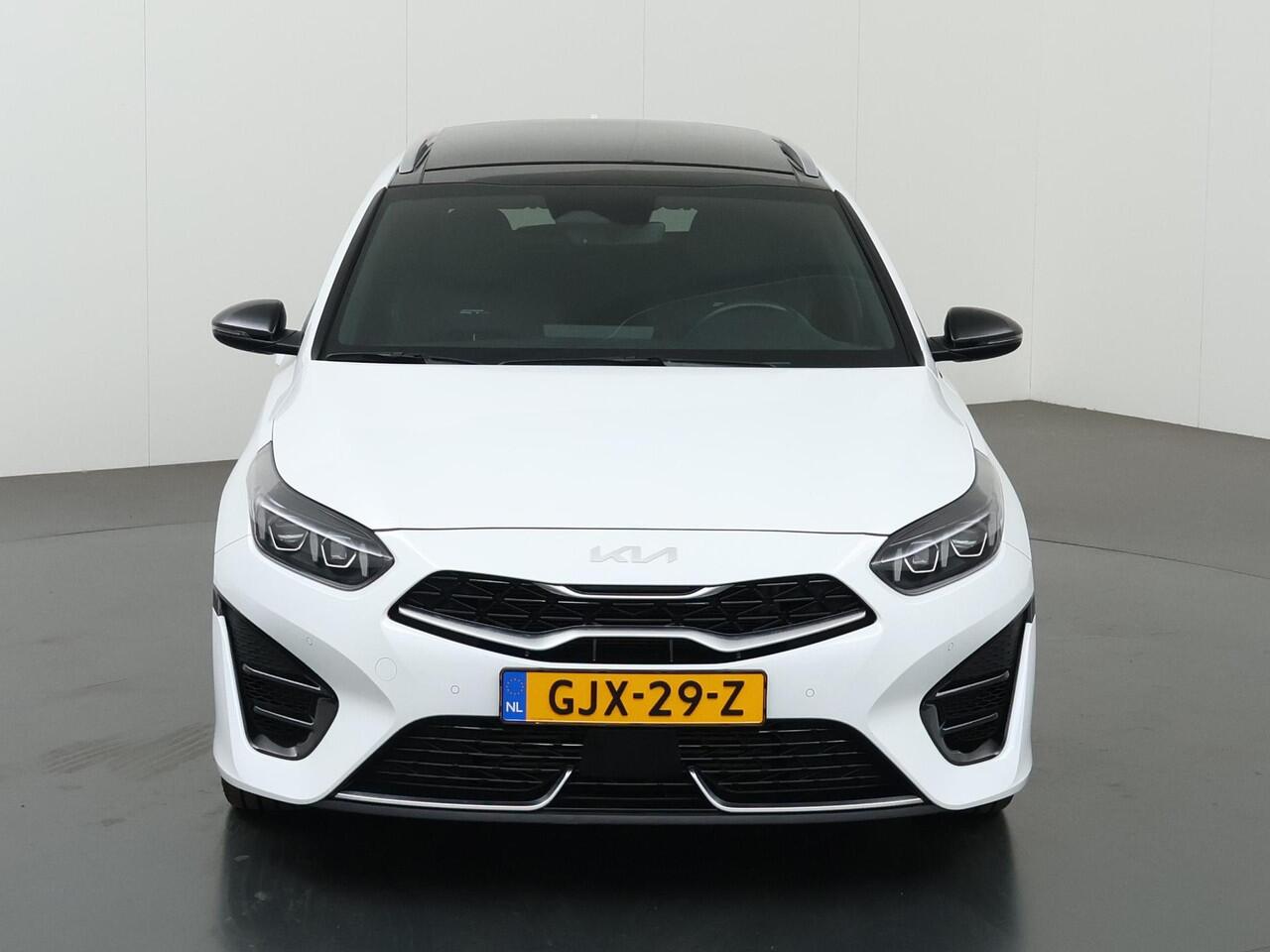 KIA CEE D Ceed Sportswagon 1.5 T-GDi GT-Line | Panoramadak | Navigatie | Parkeercamera | Stoel/Stuurverwarming | Keyless Go |