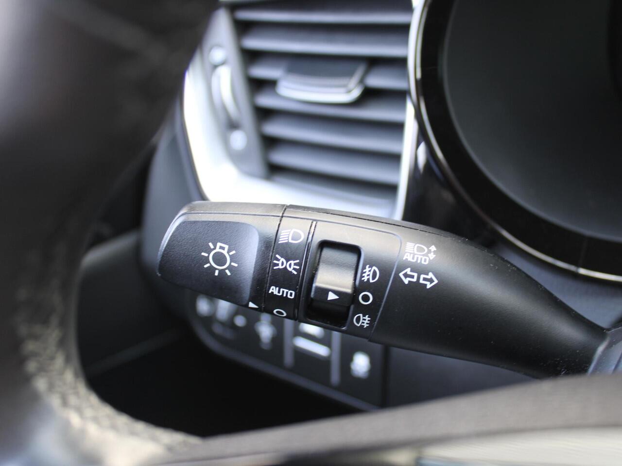 KIA CEE D Ceed 1.0 T-GDi DynamicPlusLine | Stuur-/stoelverwarming | Camera | Draadloos laden | LED | Dodehoek detectie | 16" LM |