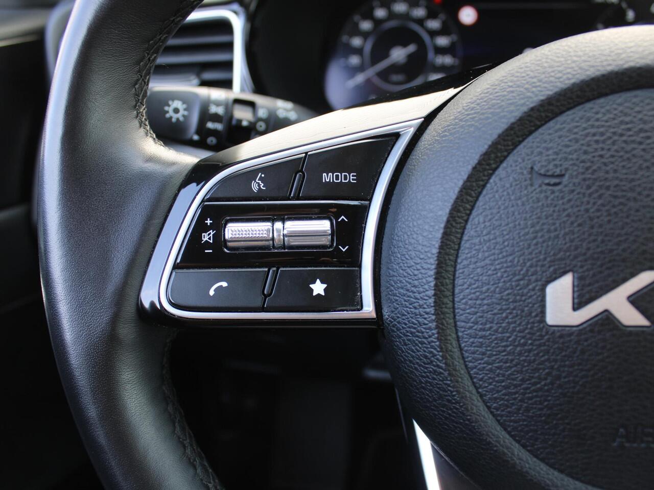 KIA CEE D Ceed 1.0 T-GDi DynamicPlusLine | Stuur-/stoelverwarming | Camera | Draadloos laden | LED | Dodehoek detectie | 16" LM |