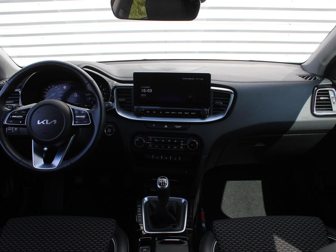 KIA CEE D Ceed 1.0 T-GDi DynamicPlusLine | Stuur-/stoelverwarming | Camera | Draadloos laden | LED | Dodehoek detectie | 16" LM |