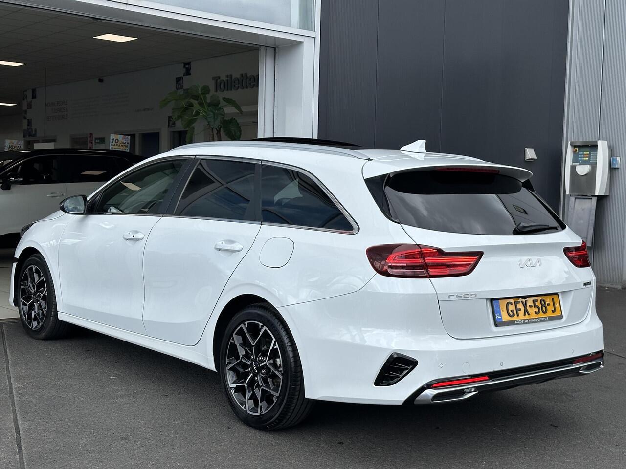 KIA CEE D Ceed Sportswagon 1.5 T-GDi GT-Line Apple Carplay/Android Auto | schuif-/kantel dak | Parkeercamera | 18 inch